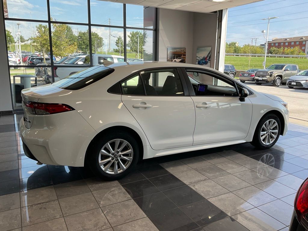 Certified 2024 Toyota Corolla LE w/ LE Convenience Package FWD image 6