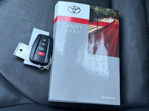 Used 2024 Toyota Camry XSE FWD image 11