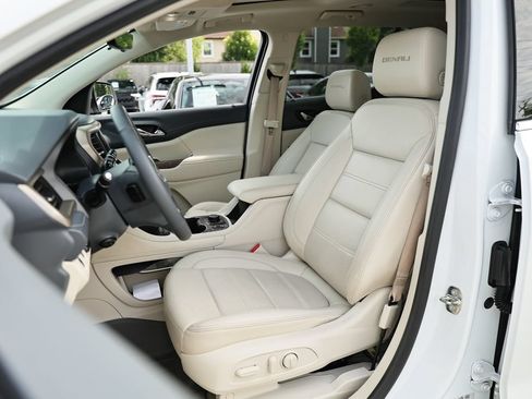 Used 2023 GMC Acadia Denali w/ Denali Technology Package FWD image 23