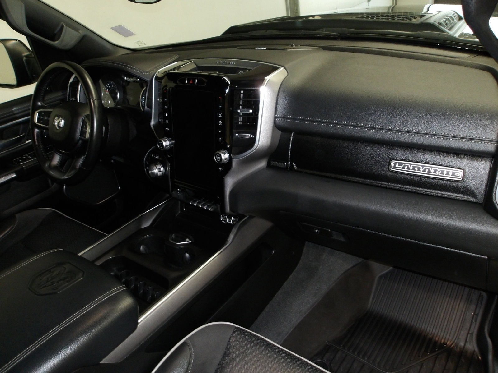 Used 2021 RAM 1500 Laramie AWD/4WD image 16