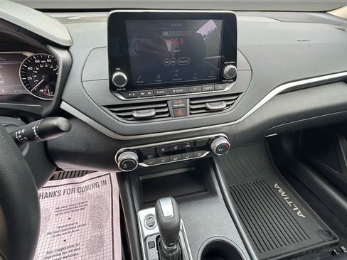 Used 2019 Nissan Altima 2.5 S FWD image 12