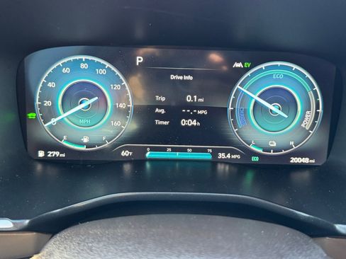 Used 2021 Hyundai Santa Fe Blue image 16