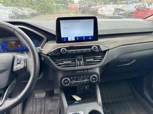 Used 2020 Ford Escape Titanium AWD/4WD image 10
