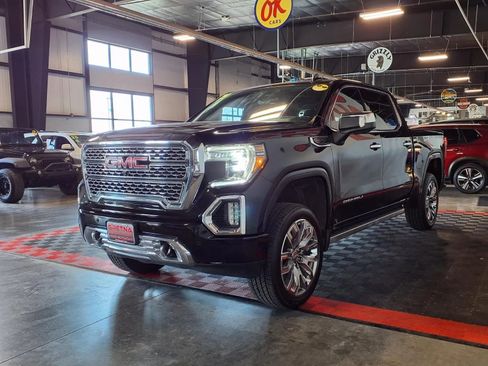 Used 2019 GMC Sierra 1500 Denali w/ Denali Ultimate Package AWD/4WD image 3