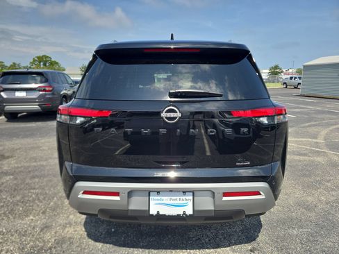 Used 2023 Nissan Pathfinder SL w/ Lighting Package (N92) FWD image 5