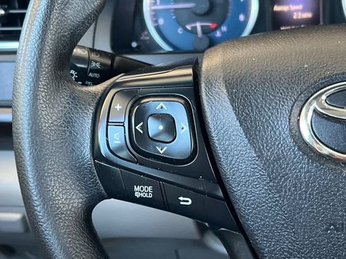 Used 2016 Toyota Camry LE FWD image 23