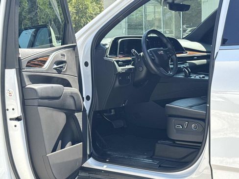 Certified 2024 Cadillac Escalade Premium Luxury AWD/4WD image 13
