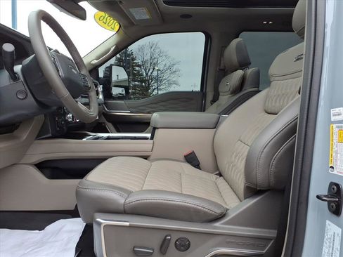 Used 2026 Ford F250 Platinum w/ Platinum Plus Package image 15