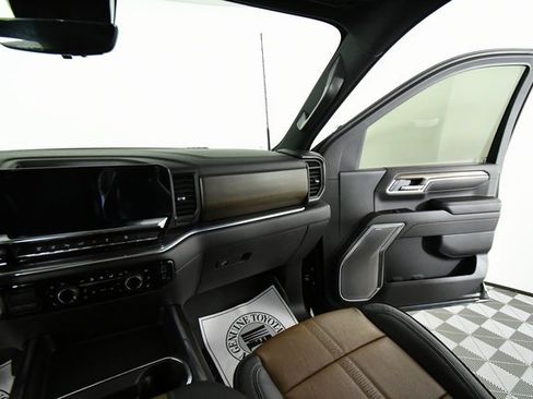 Used 2024 Chevrolet Silverado 2500 High Country w/ Technology Package image 21