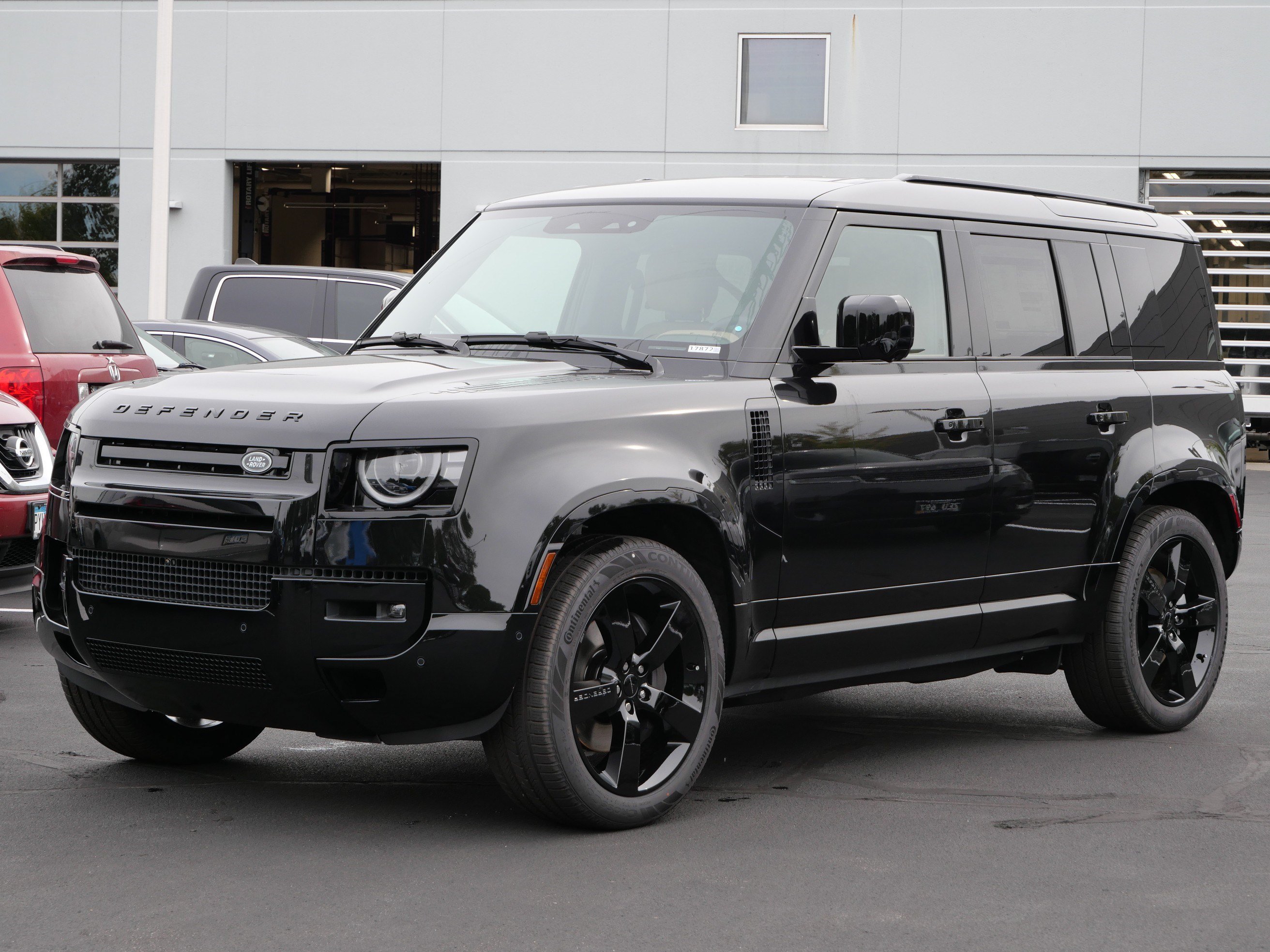 New 2026 Land Rover Defender 110 X-Dynamic SE AWD/4WD image 1