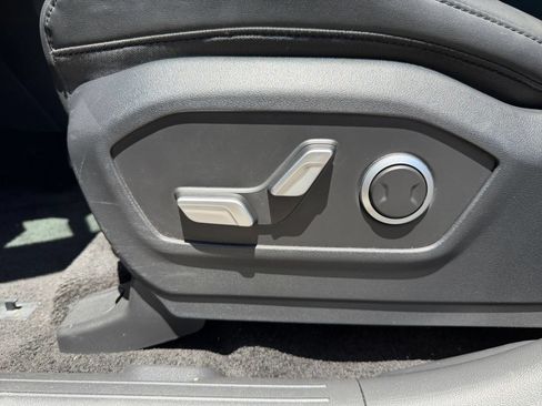 Used 2025 Hyundai Santa Fe SEL FWD image 22