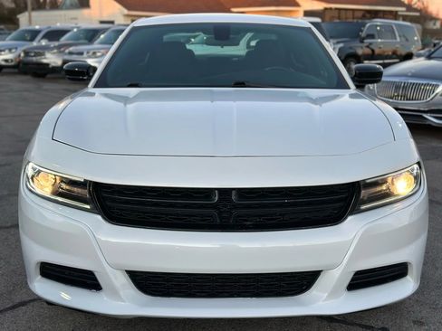 Used 2018 Dodge Charger SXT w/ Blacktop Package image 3