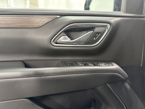 Used 2023 Chevrolet Tahoe High Country image 15