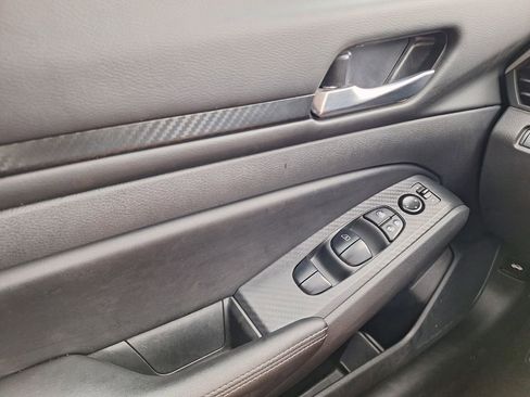 Used 2025 Nissan Altima 2.5 SV FWD image 19