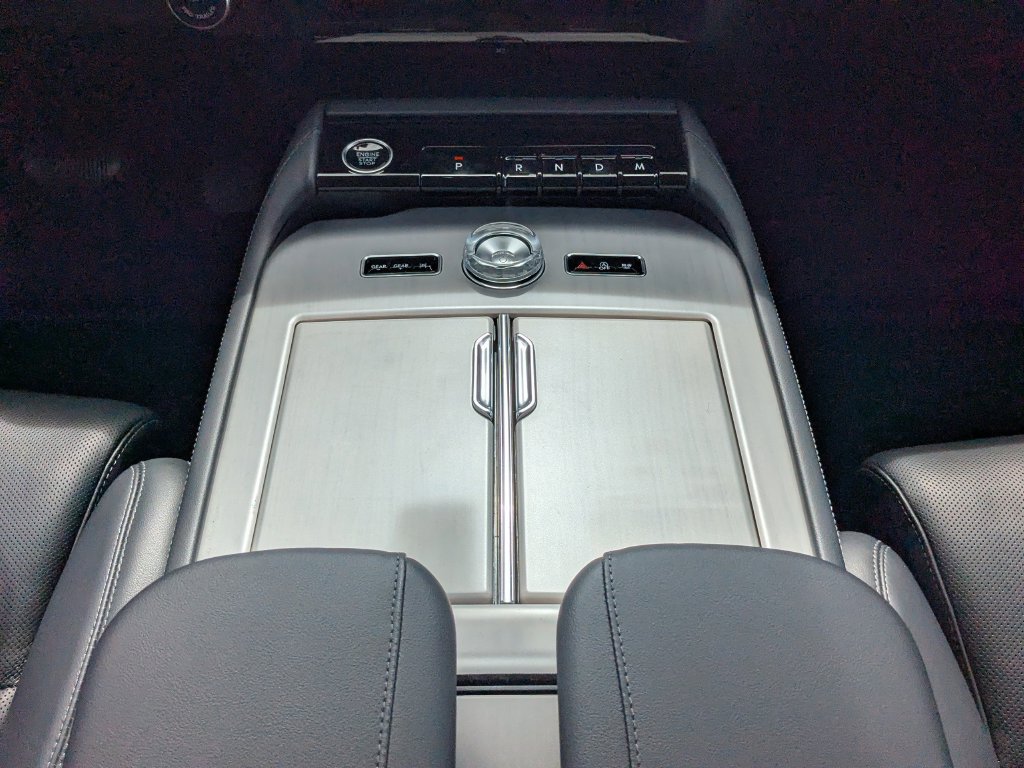 Used 2025 Lincoln Navigator Reserve AWD/4WD image 19
