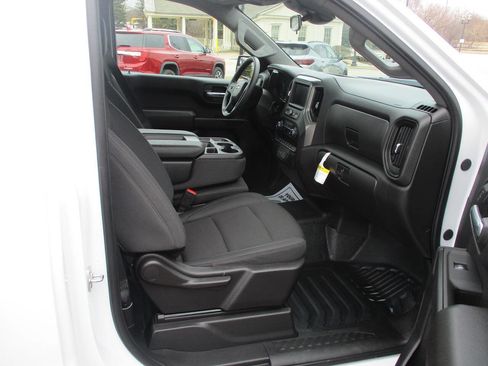 Used 2025 Chevrolet Silverado 1500 W/T image 10