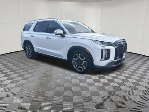 Used 2024 Hyundai Palisade SEL w/ Premium Package AWD/4WD image 3