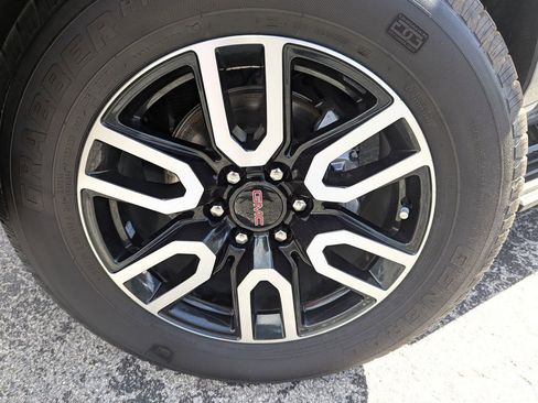 Used 2021 GMC Yukon AT4 w/ AT4 Premium Plus Package image 32