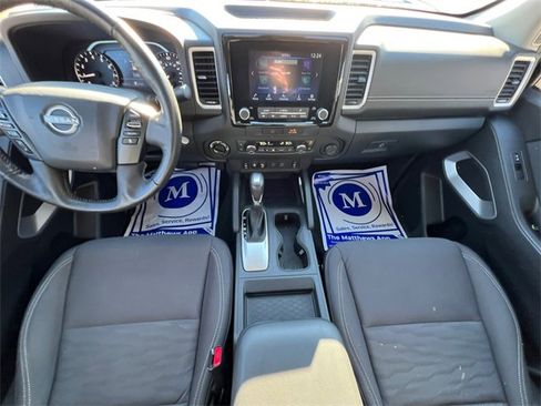 Used 2022 Nissan Frontier SV image 11