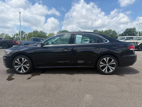 Used 2022 Volkswagen Passat 2.0T SE FWD image 11
