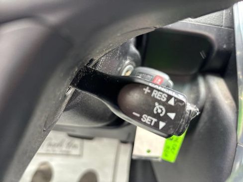 Used 2015 Toyota Camry SE FWD image 37