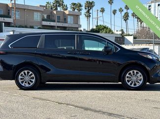 Used 2024 Toyota Sienna LE video 3