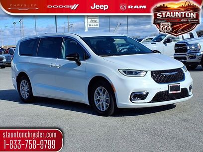 Used 2024 Chrysler Pacifica Touring-L