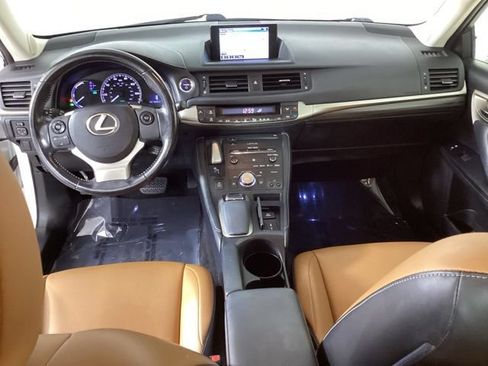 Used 2016 Lexus CT 200h w/ Navigation Package FWD image 34