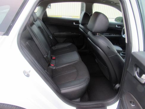 Used 2019 Kia Optima S FWD image 7