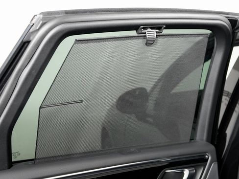 New 2026 Porsche Macan image 32