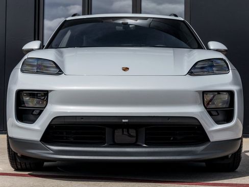 New 2026 Porsche Macan Electric RWD image 8