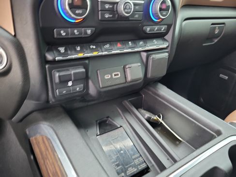 Used 2022 Chevrolet Silverado 2500 High Country w/ Z71 Off-Road Package image 23