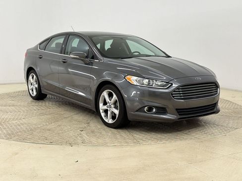Used 2016 Ford Fusion SE FWD image 7