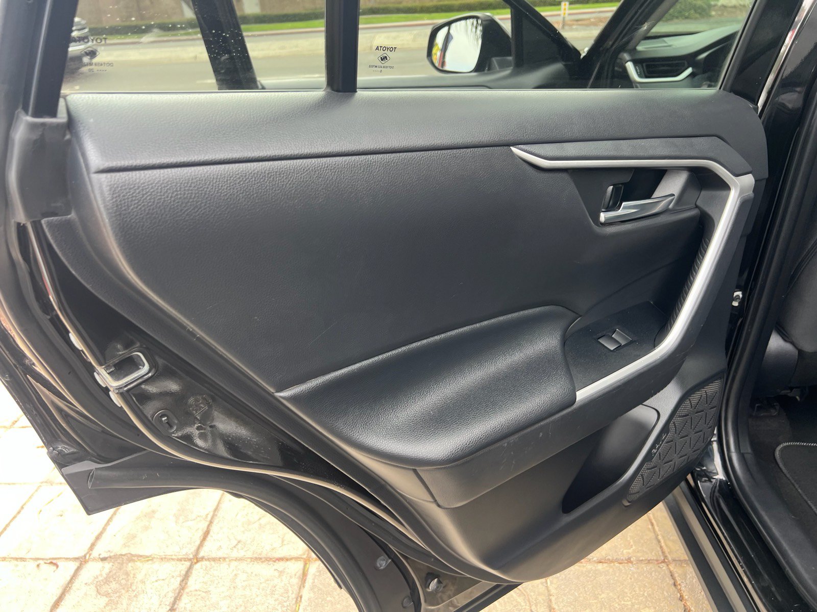 Used 2021 Toyota RAV4 XLE FWD image 21