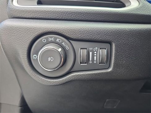 Certified 2024 Chrysler Pacifica Touring image 22