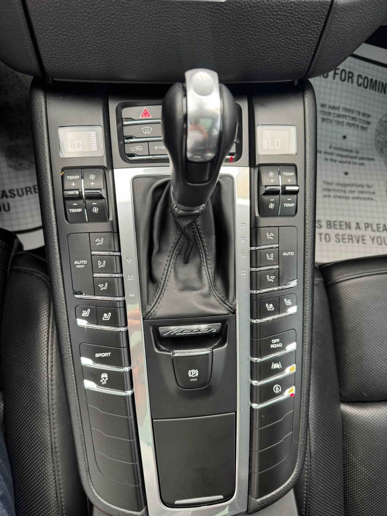 Used 2018 Porsche Macan AWD/4WD image 32