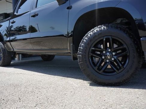 Used 2020 Chevrolet Silverado 1500 LT Trail Boss w/ Midnight Edition AWD/4WD image 10