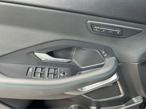 Used 2019 Jaguar E-PACE R-Dynamic SE image 29