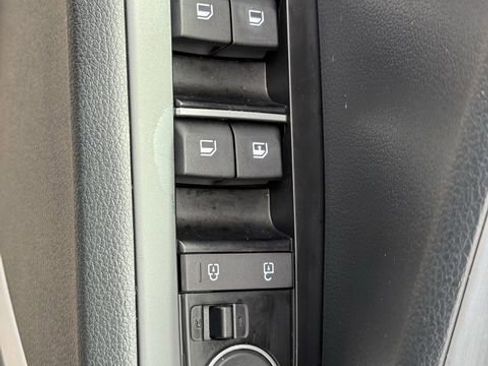 Used 2023 Kia Soul LX w/ Option Group 015 FWD image 14