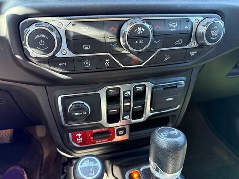 Used 2019 Jeep Wrangler Unlimited Rubicon AWD/4WD image 10