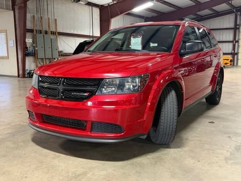 Used 2018 Dodge Journey SE w/ Popular Equipment Group FWD image 3