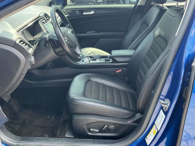 Used 2018 Ford Fusion SE w/ Equipment Group 201A FWD image 13
