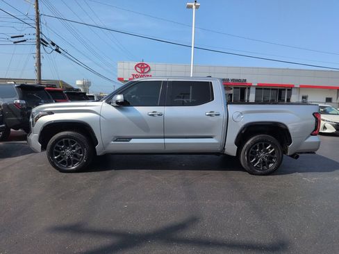 Used 2023 Toyota Tundra Platinum AWD/4WD image 2