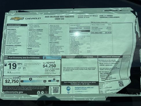 New 2025 Chevrolet Colorado Trail Boss w/ Off-Road Front Bumper Package image 2