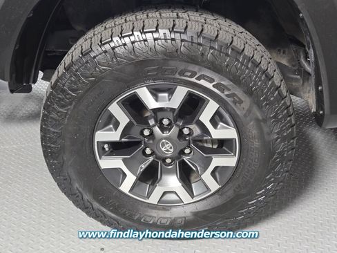 Used 2019 Toyota Tacoma TRD Off-Road AWD/4WD image 9