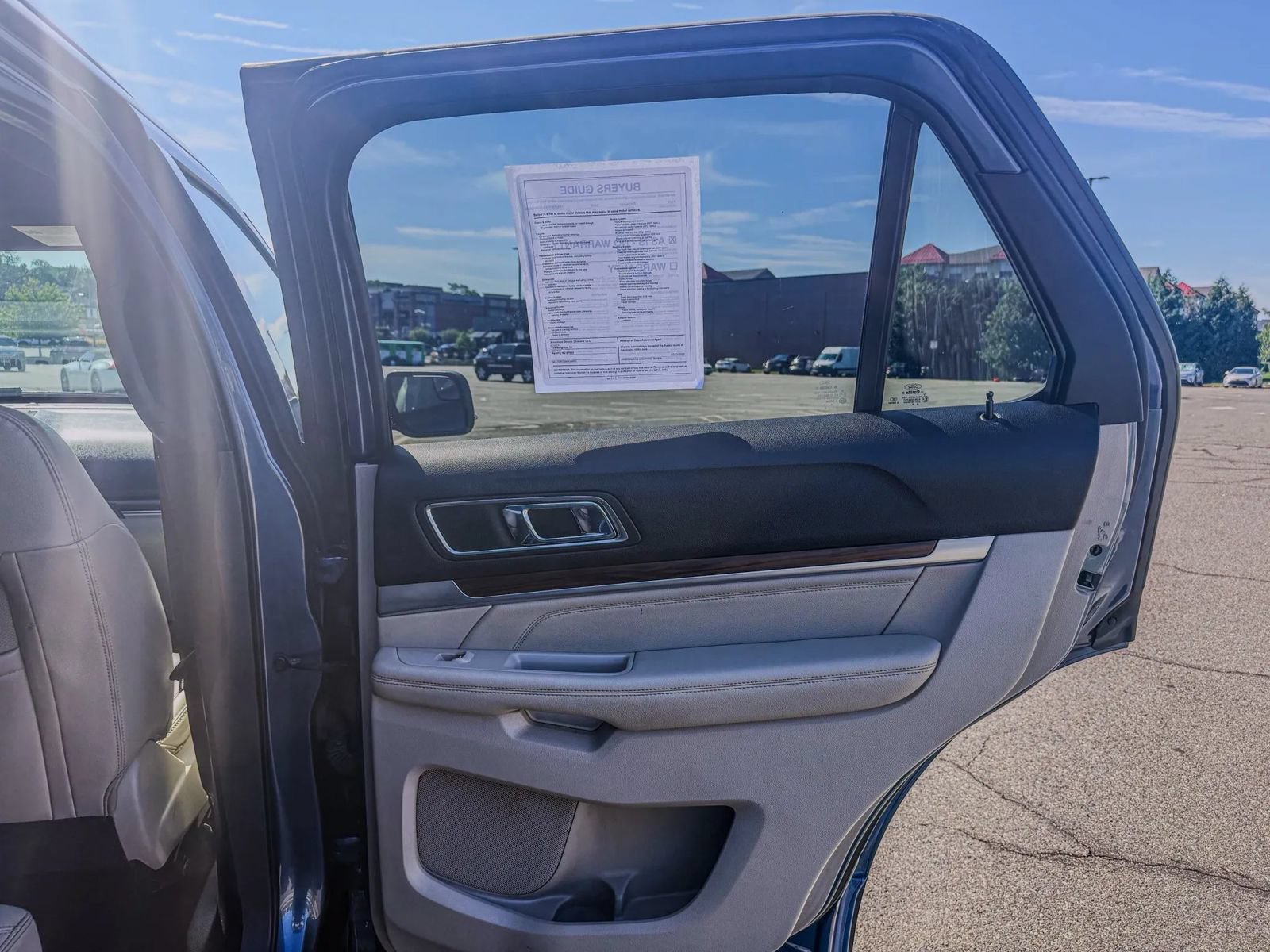Used 2018 Ford Explorer Limited FWD image 10
