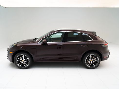 Used 2026 Porsche Macan AWD/4WD image 2