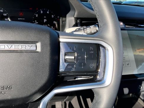 Used 2025 Land Rover Discovery Sport S image 22