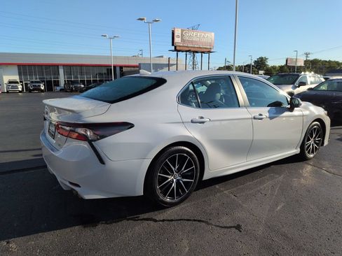 Certified 2024 Toyota Camry SE FWD image 5