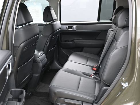 Used 2025 Hyundai Santa Fe SEL FWD image 30